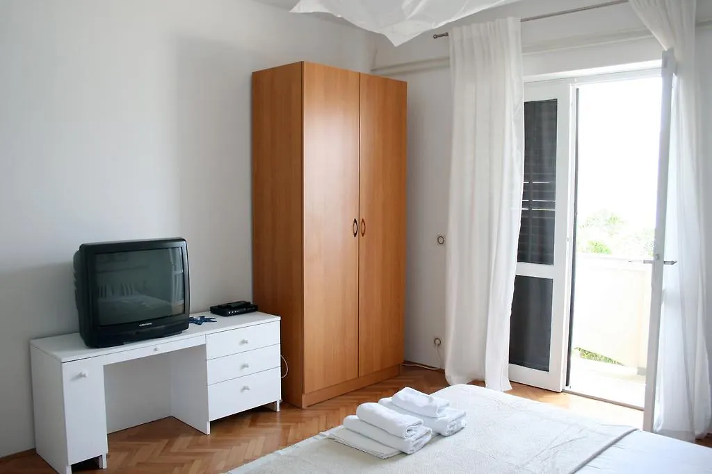 Apartments Mircek Pag Town