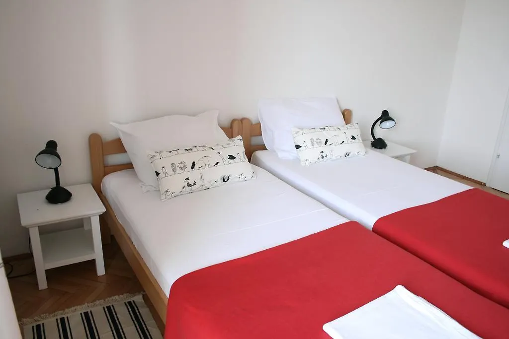 Apartments Mircek Pag Town 0*,
